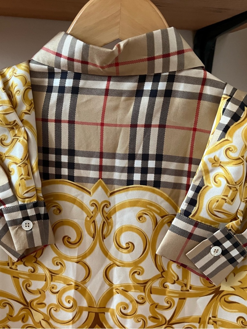 Burberry Beige Plaid Shirt with Gold Baroque Print-Authentic - Picture 4 of 7